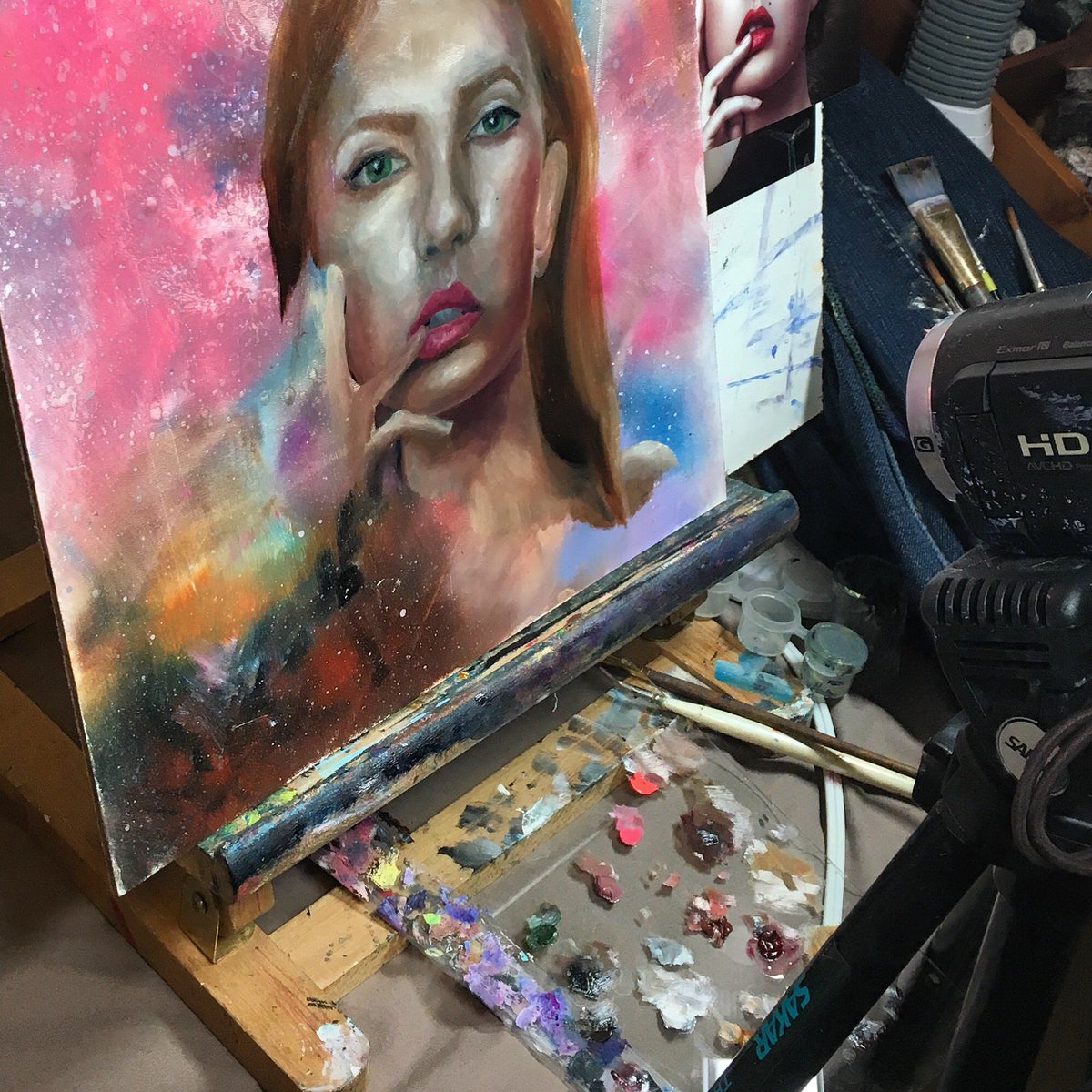 GiggleArt's tweet photo. Working hard #workinprogress #oilpainting #art #artist https://t.co/kF04OwXAMv