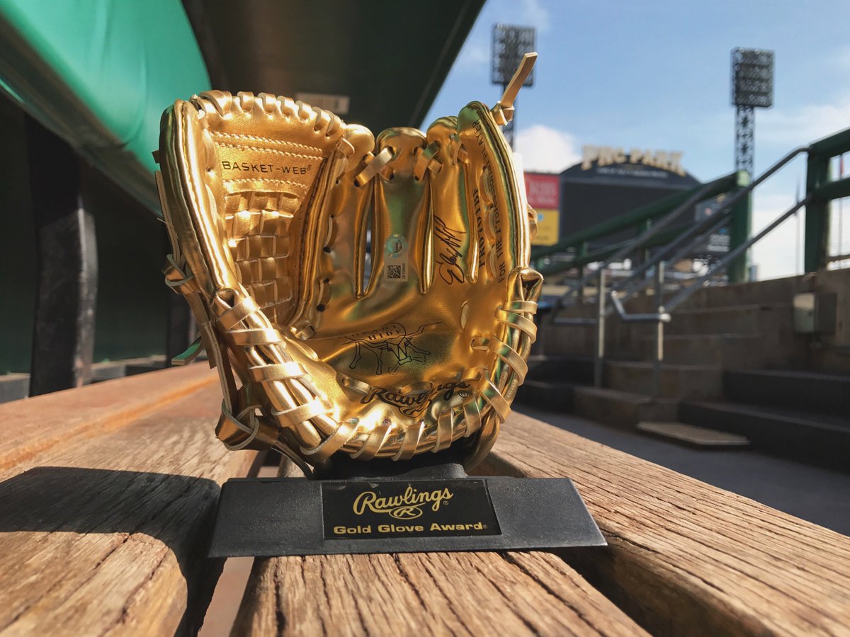 To celebrate Starling Marte's second #GoldGlove win...

RETWEET THIS now for a chance to win a SIGNED Marte miniature Gold Glove!