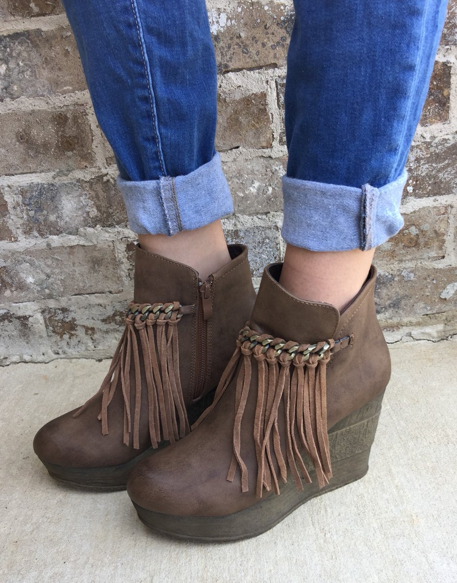 sbicca wedge booties