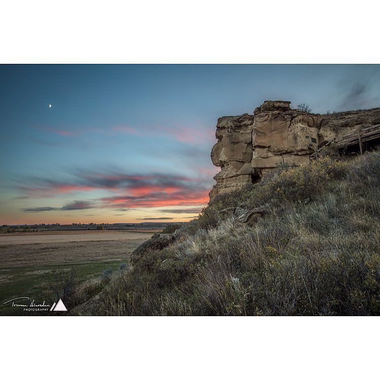 visitsemontana's tweet photo. Southeast Montana you take my breath away. 📷 @trevanhiersche 
#visitsemt #mysemt #montanamoment #thatsky #historyof… https://t.co/3Jpkn675Kb