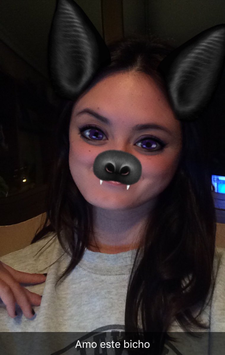 marta_moneo's tweet photo. Quiero comentar públicamente mi enfado hacia @Snapchat . Si, es por lo del filtro del murciélago. Devolvédmelo por favor. 😊 https://t.co/CeoiCzDutS