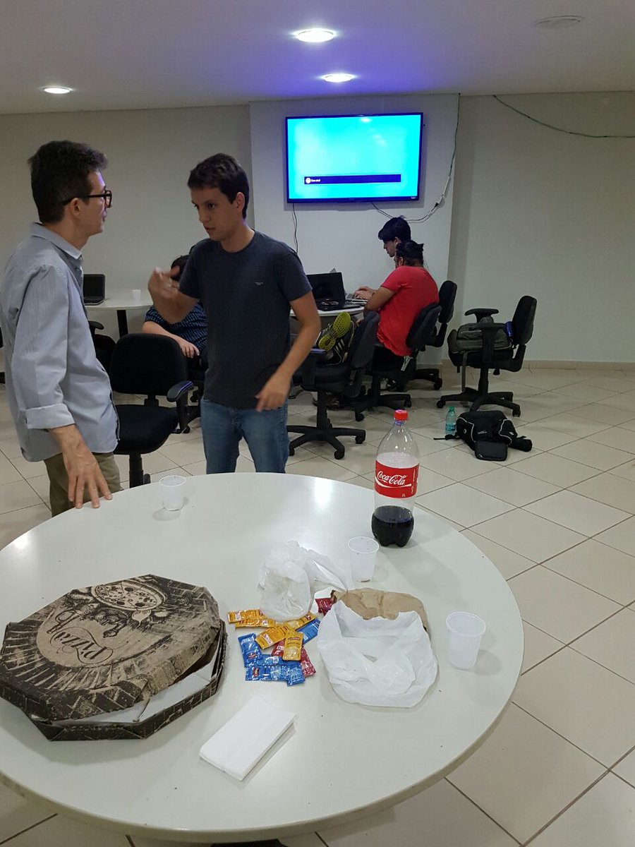 CodeForBrasilia's tweet image. O “Code for Brasília” desenvolve apps pra resolver problemas da cidade, Hackers Cívicos @CodeForCWB nosso site codeforbrasilia.org