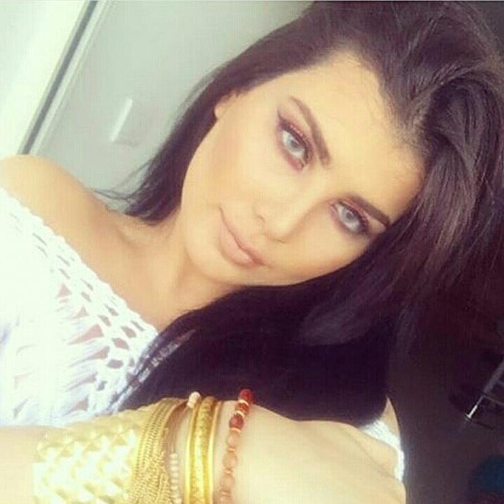 SalemWorood's tweet photo. نرشح الفنانه الصاعده  حنان الخضر للفوز بجائزتكم 💕 ⁦#hananeelkhadr
   ⁦@MEMAwards⁩  ⁦@hananeElKhader https://t.co/Z8GU3v2pPS