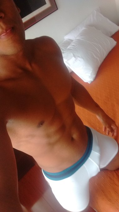 👅 https://t.co/Af0oETITmw