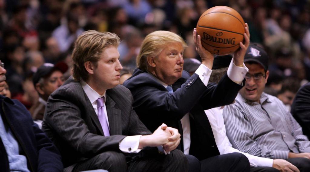 hoops_wire's tweet photo. The NBA Reacts To The NEW President Donald Trump https://t.co/KtdkDdfdn7 https://t.co/qZSvd283G6