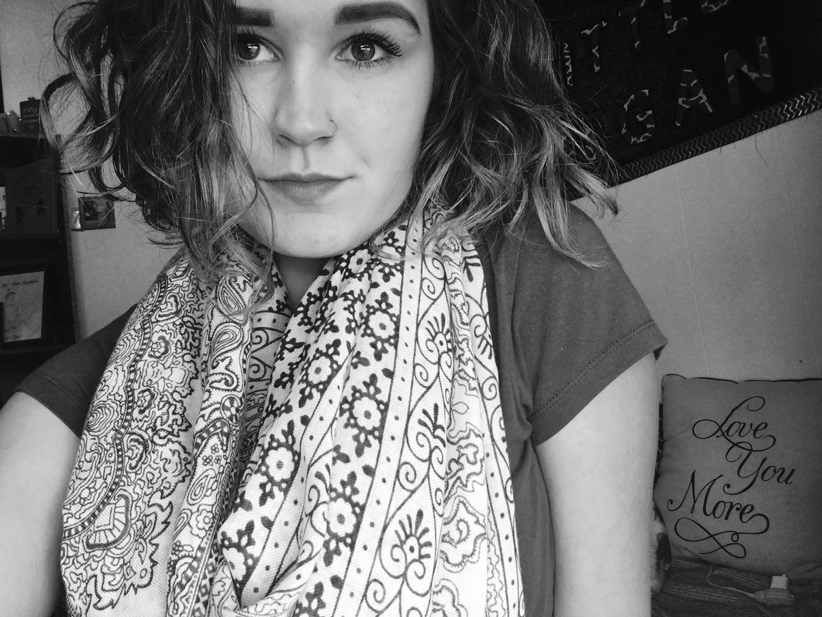 maaaeeegaannn's tweet photo. *took these instead of doing homework* https://t.co/YcJMIKO5YP