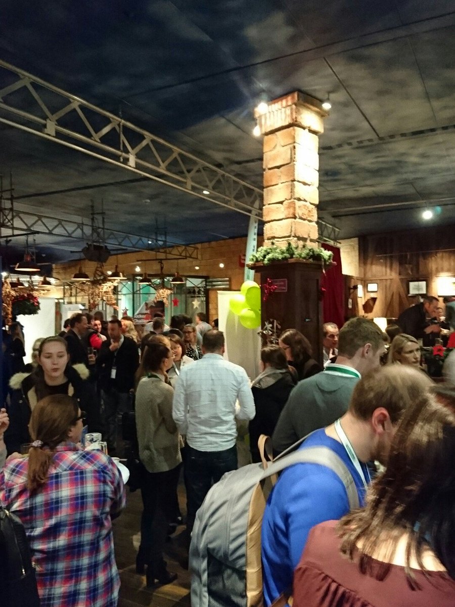 affiliate's tweet photo. Jetzt ist Networking auf der #Networkxx https://t.co/zHikoo11qH