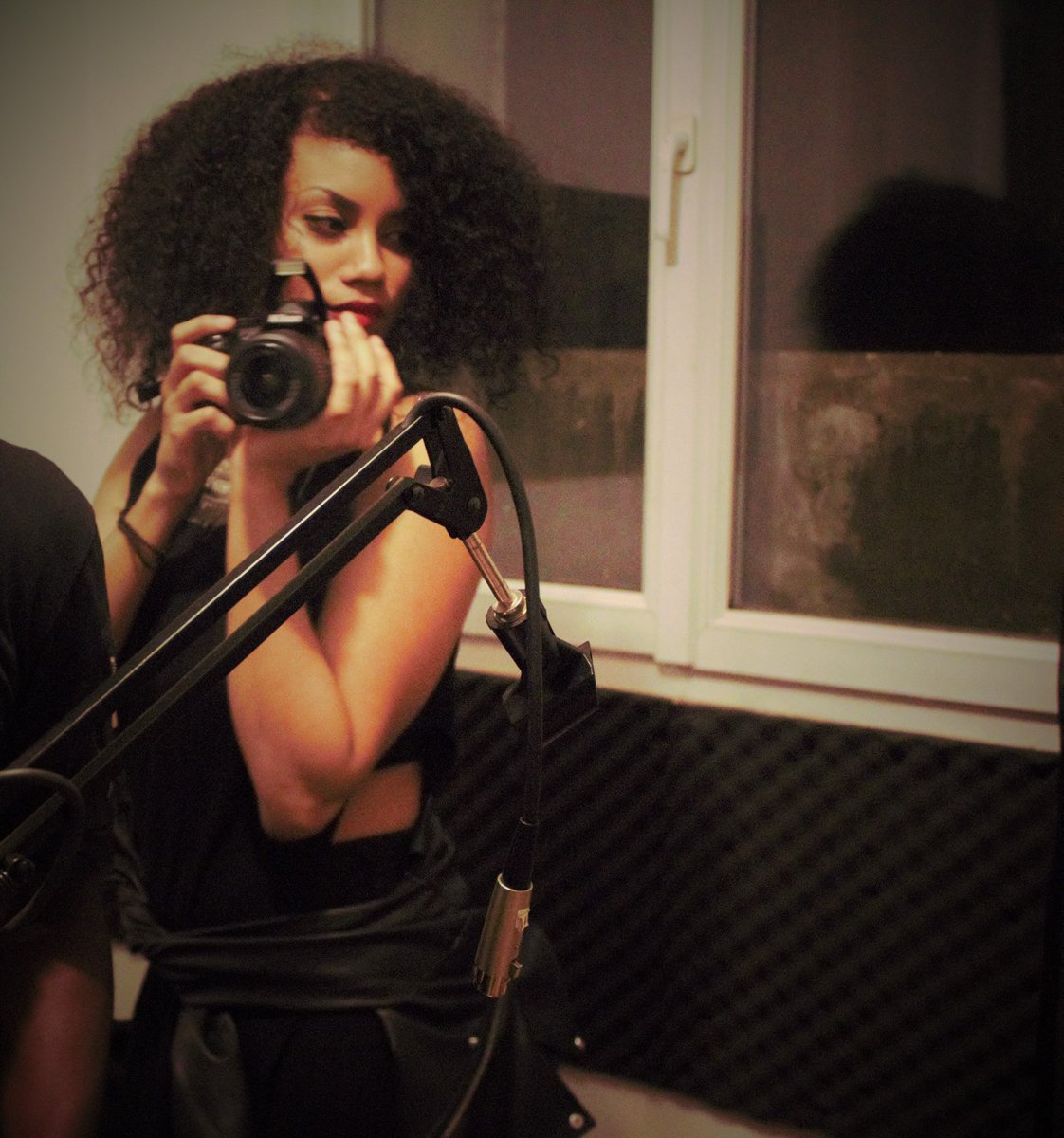 _SoleneA's tweet photo. SOGMUSICS au studio d'enregistrement
#Photography #Photographer #Shooting #Musique #MO #Mixtape #Out2017 #RAP2016 #Sogfamilly #Guinee https://t.co/80uubEYI51
