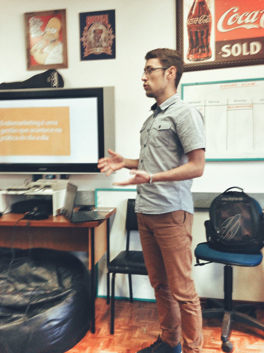 eledemobile's tweet photo. Apresentação sobre Endomarketing com o grande Otávio! #apresentacao #endomarketing #elede #alwayson https://t.co/orlNapwcjC
