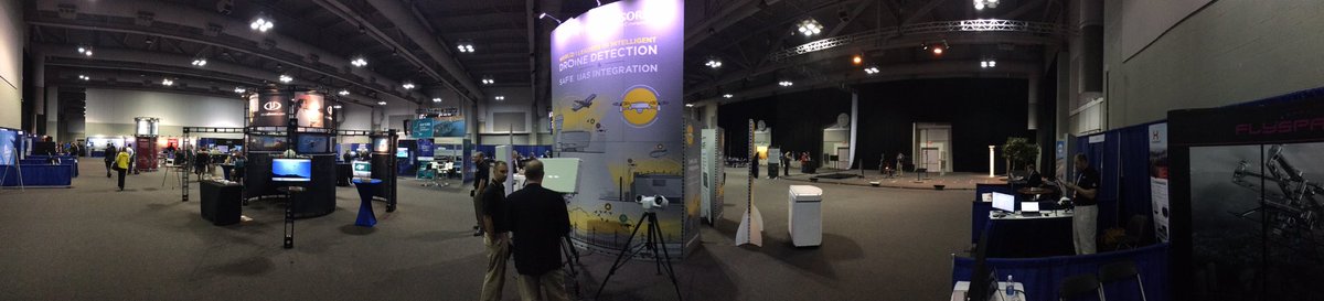 Flyspan's tweet photo. A pic from #flyspan booth  at #utm2016 https://t.co/nJ9woA7l4H