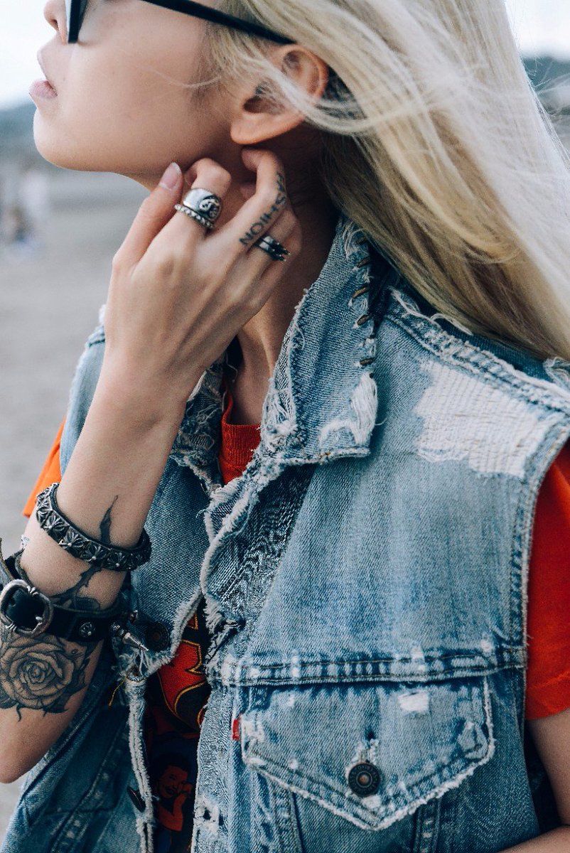 Levis_AR's tweet photo. Hicimos una playlist que no vas a querer dejar de escuchar. #LiveinLevis #RockInLevis > https://t.co/sR92OYR5kS https://t.co/puWPOu6w1Q