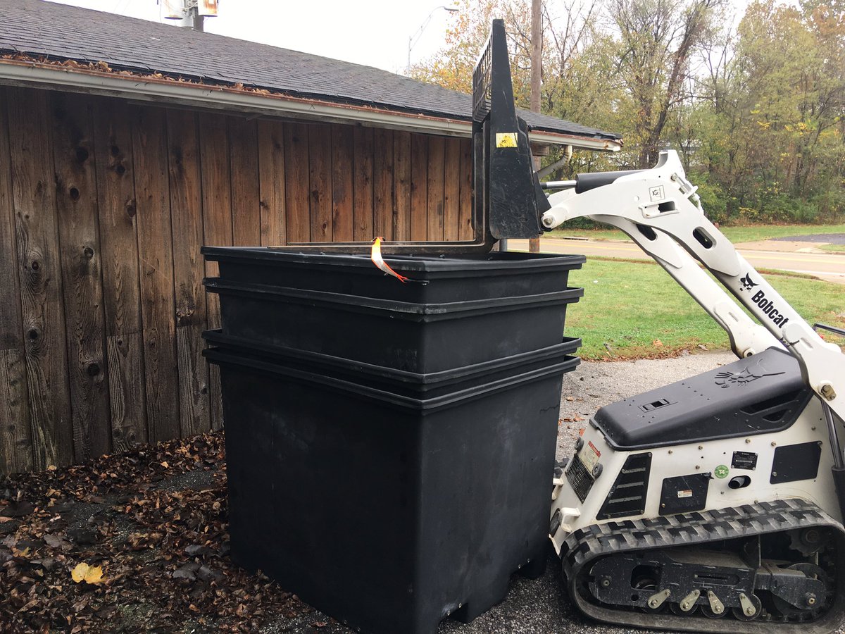 350 gallon bins arrived.  Perfect for slurry storage at the job site. They have lids and fork pockets.