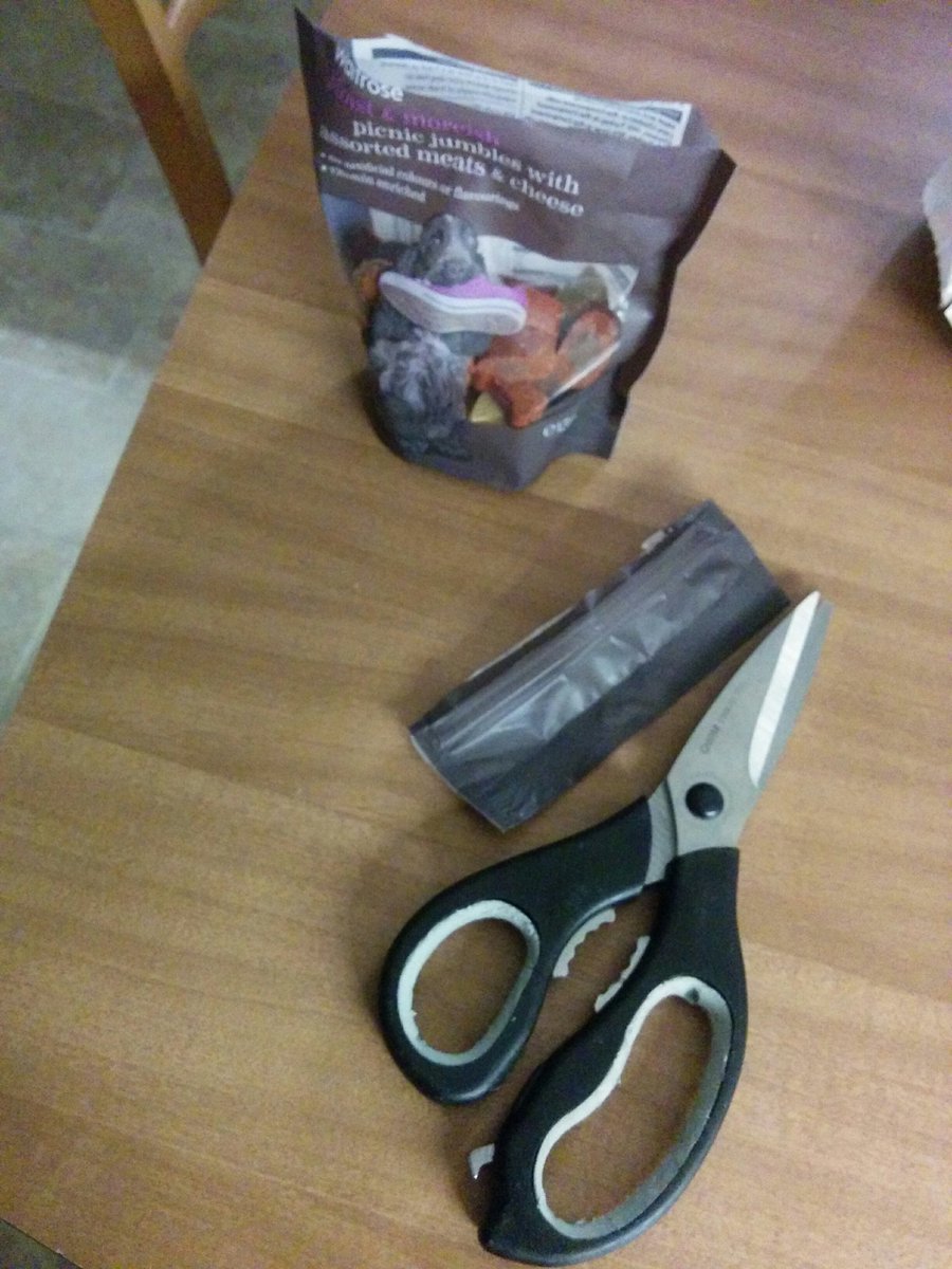 JoyAngharad's tweet photo. According to @jakeyapp 's Dad, some evidence of #firstsignsofaging appeared at my house today #thenotsogoodnewsbut https://t.co/fSqero0XXU