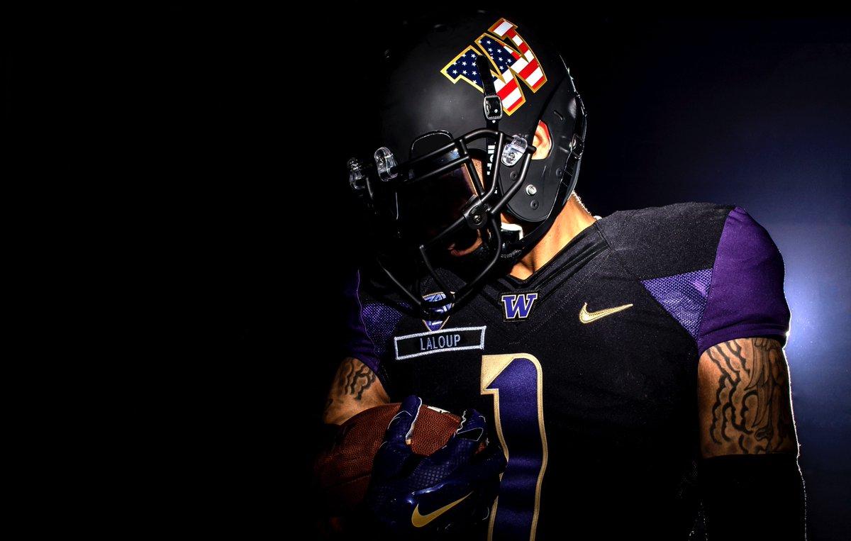 On Veteran's Day weekend, Washington is rolling out this look against USC. 

(via <a href="/UW_Football/">Washington Football</a>)