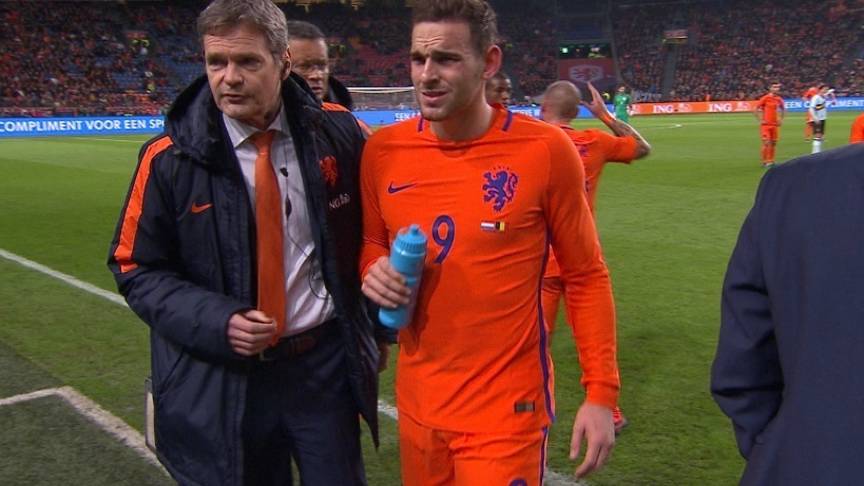 BertSchaak78's tweet photo. Sinds wanneer werkt @hermanfinkers bij het Nederlands elftal? #nedbel https://t.co/Ie3Shv0IdC