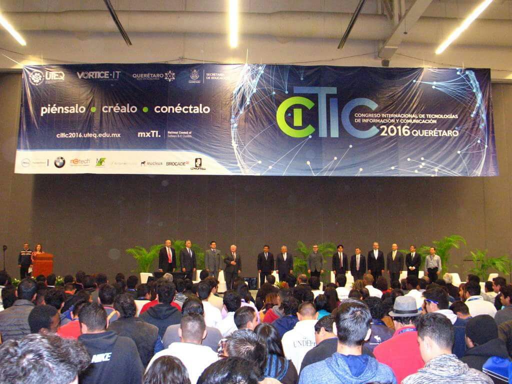 PrensaUPQROO's tweet photo. Continúan las actividades en el #CITIC2016 evento en el que participa nuestro equipo de robótica #SoySuperiorSoyUPQROO #UPQRobotics https://t.co/fMtkAvRD8u