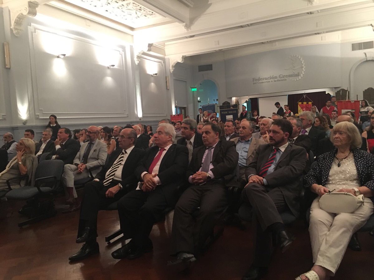 amendolaenzo's tweet photo. Rosario. Camera di Commercio Italo-Argentina con rappresentanti della collettività, della cultura e dell'imprenditoria italiana @ItalyMFA https://t.co/izbfNfF4h9