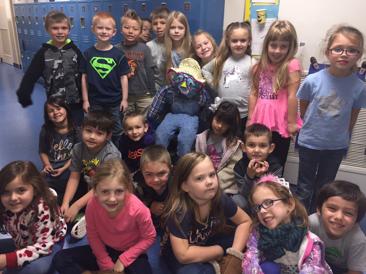 CloudsKinders's tweet photo. Our class' scarecrow for the school-wide contest! Students brought the supplies, designed, and created! #oklaed #edsandite  #kindergarten https://t.co/4gigh8VWyq