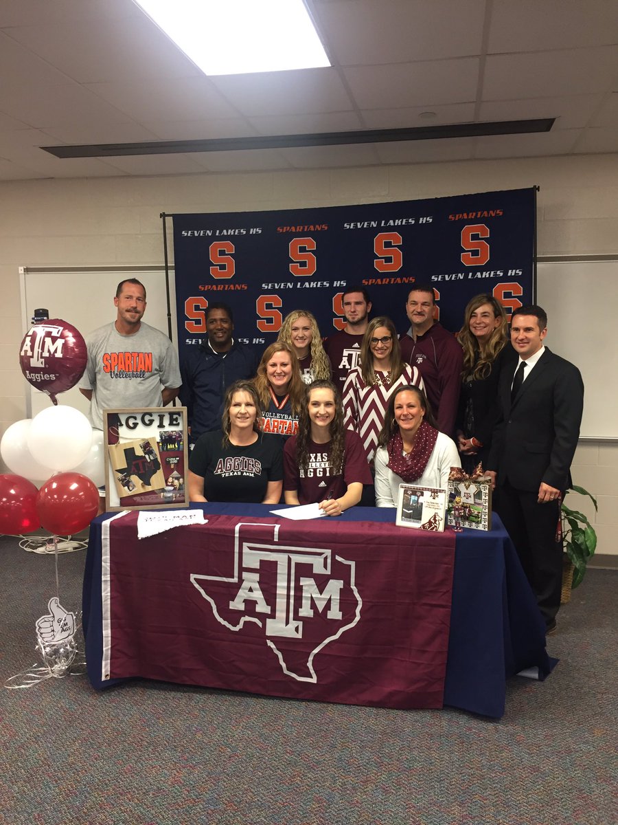 HoustonSkyline's tweet photo. Congrats to @camilleconner18 for signing to Texas A&M! @AggieVolleyball #weareskyline #nsd2016 https://t.co/jH8H01dZwI