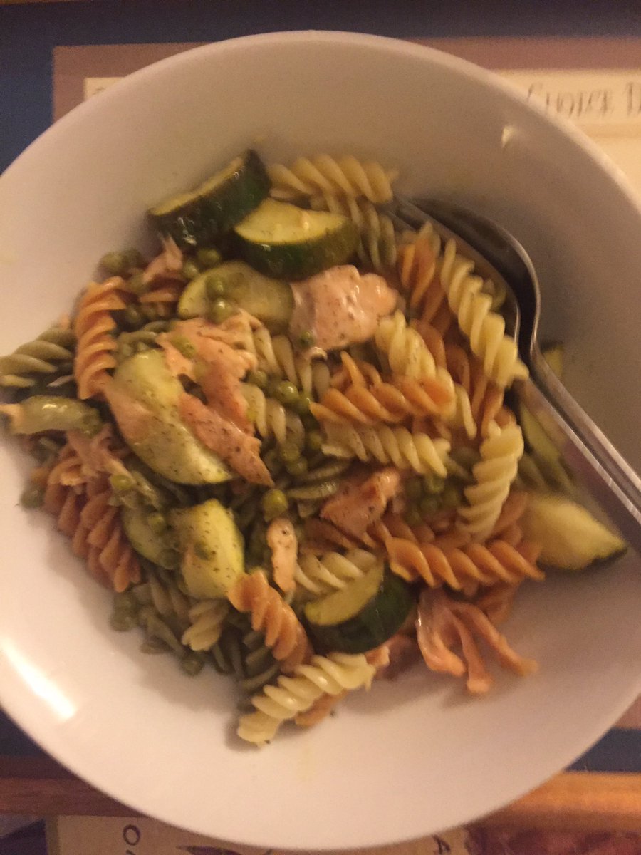 SOEditor's tweet photo. US Election Recovery Programme #3 Make @HollyBellMummy 's Lemony Salmon Pasta With Ccourgettes & Peas #CheerMyselfUp https://t.co/nVaIt5WwX7