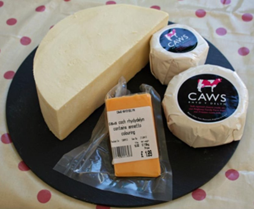 CrefftauHowget's tweet image. Cofiwch am @MarchnadOgwen Sadwrn yma 9:30 - 1:30 @NeuaddOgwen Bwyd a Chrefftau lleol. Croeso cynnes Cymreig yn y farchnad gynnyrch yma