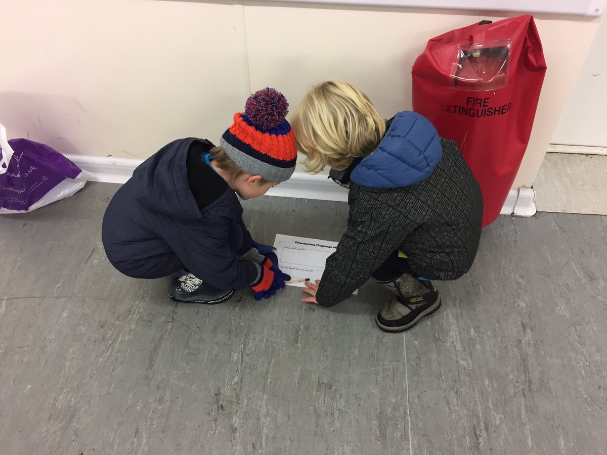 10thBeavers_Wid's tweet photo. Load of fun tonight with glow in the dark orienteering! #iScout #OutInScouting #CheshireScouts https://t.co/RJgqC16BeZ