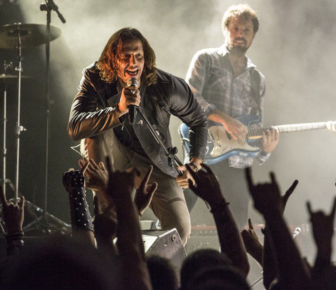 TubeaoVivo's tweet photo. #PrimeiroCapitulo Gui Santiago faz show para retomar a carreira
#RockStory #Globo https://t.co/p2fcawoIYg