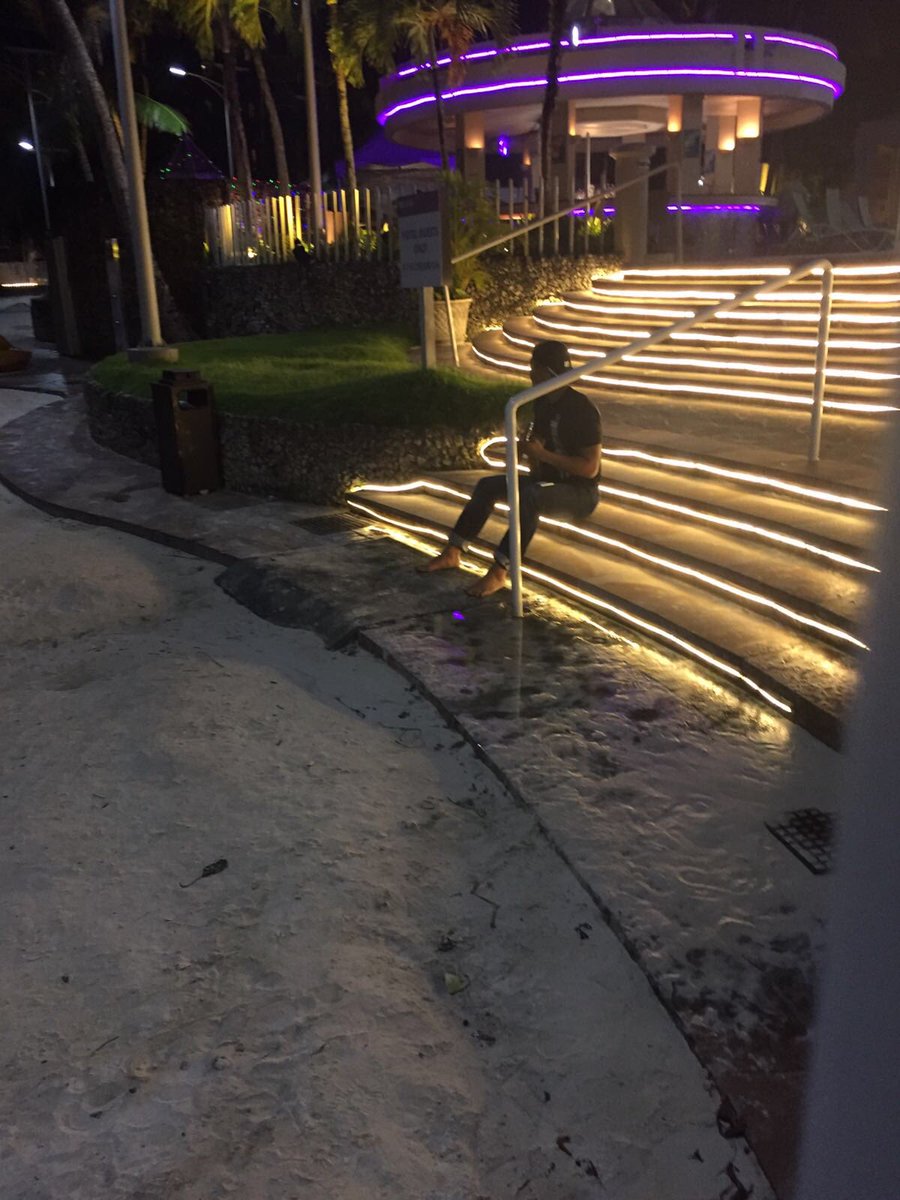 msaralu1's tweet photo. Last night๐ #nightbeaching https://t.co/gBQXgB5Ksu