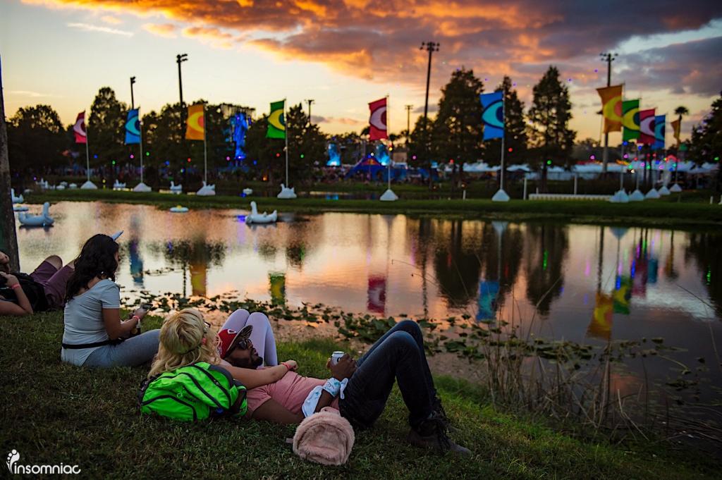 EDC_Orlando's tweet photo. Good vibes. ✌️🤗 #EDCOrlando https://t.co/9VYf8au8ty