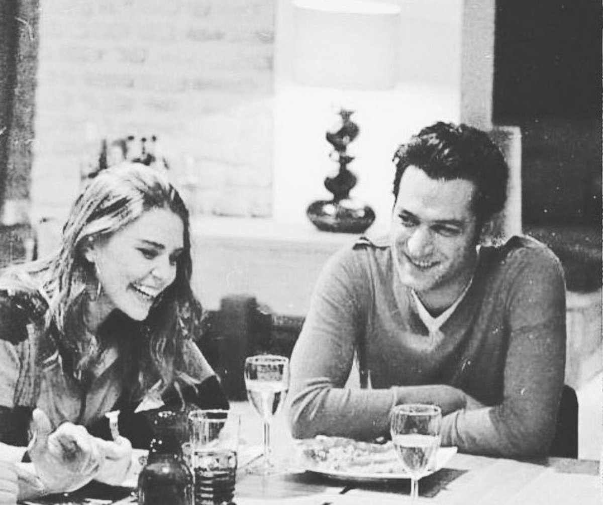 Suskunlar çogumuz için sadece bir dizi değildi sizi çok özledik  bu fotoğrafı paylaşırmısnn <a href="/AsliEnverResmi/">Aslı Enver</a> <a href="/MYildirimResmi/">Murat Yıldırım</a>