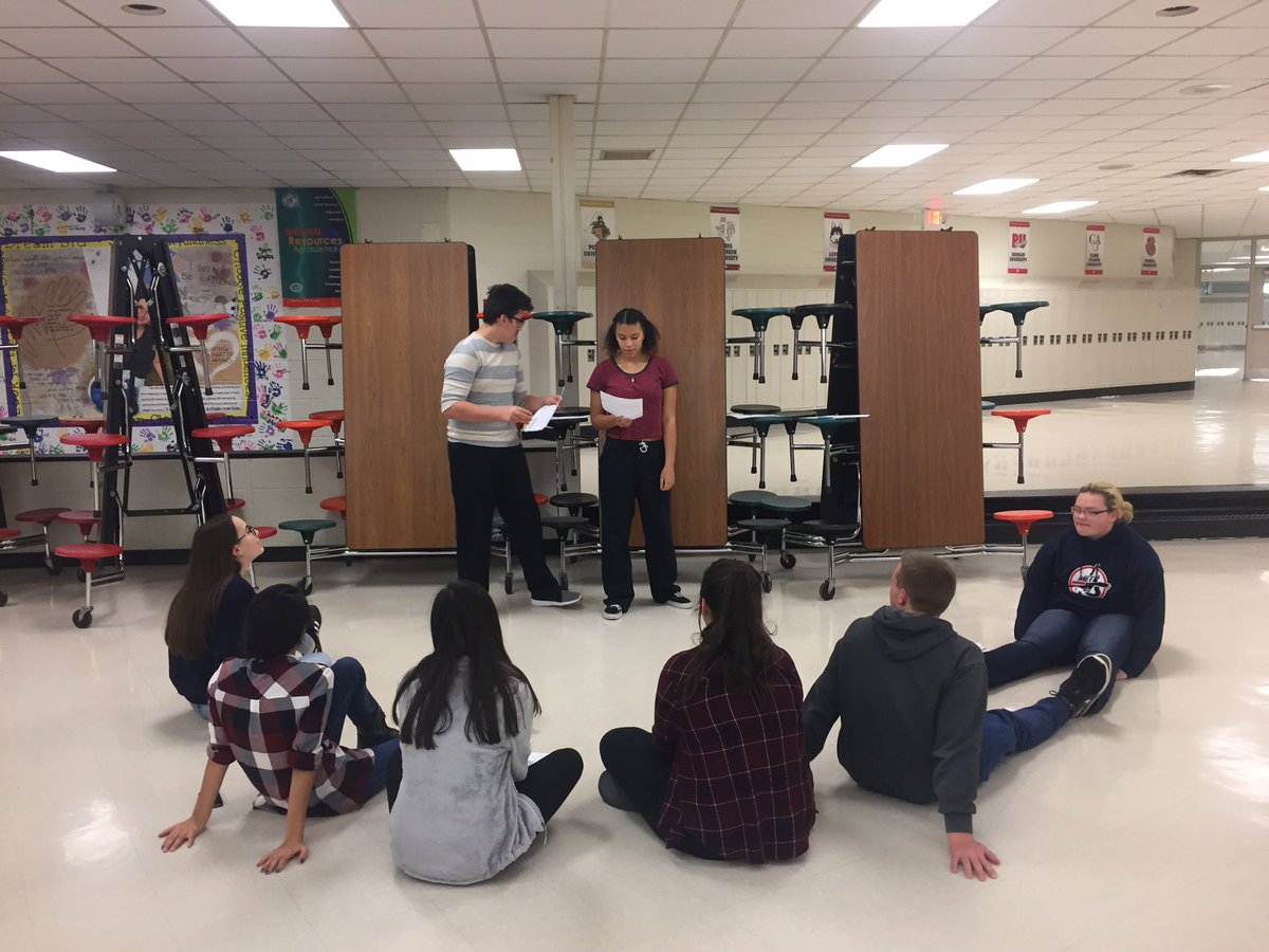 CliffSnitgen's tweet photo. DJH WEB Leaders GO BIG after school during our AFU training...who's FOCUSED? #djhweb2016 https://t.co/XQK9Pv8MTa