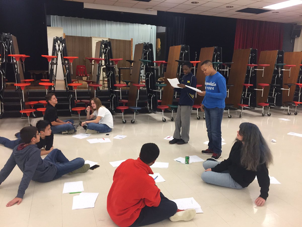 CliffSnitgen's tweet photo. DJH WEB Leaders GO BIG after school during our AFU training...who's FOCUSED? #djhweb2016 https://t.co/XQK9Pv8MTa