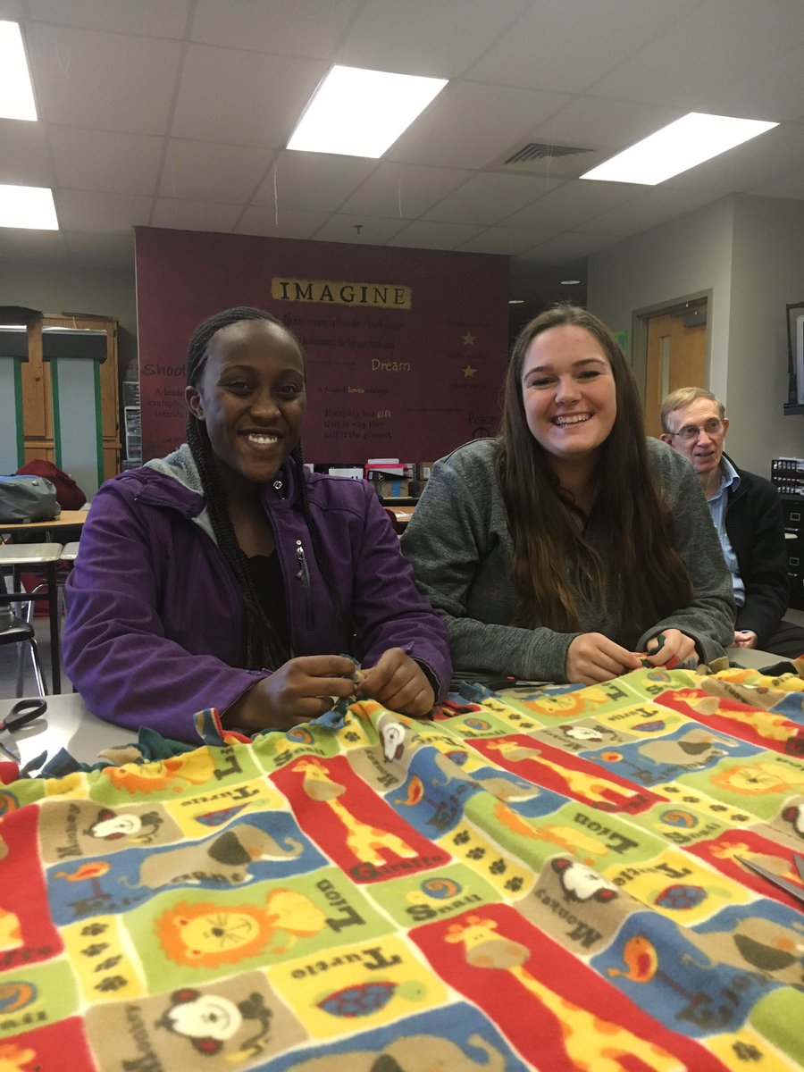 fshsFCS's tweet photo. today we tied blankets for women and children in need :) https://t.co/1gzUDNGOY8