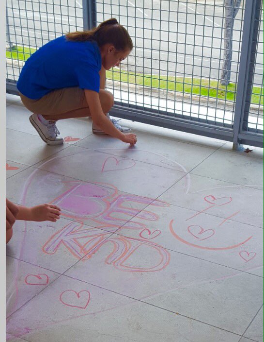 KimberlySiwiec's tweet image. 8th graders taking Action to prevent Bullying -- showering the campus with kindness! #CISInspires #kindnessrocks #bystanderrevolution