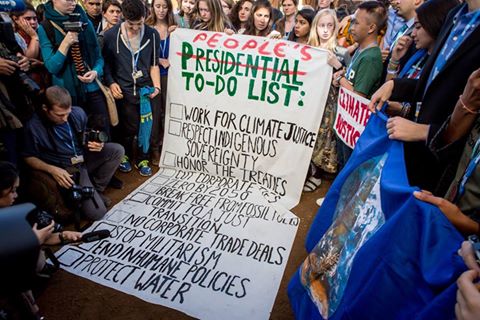 billmckibben's tweet photo. Liked this sign from young people at the Marrakech climate conference https://t.co/6Fx7rLe7bZ
