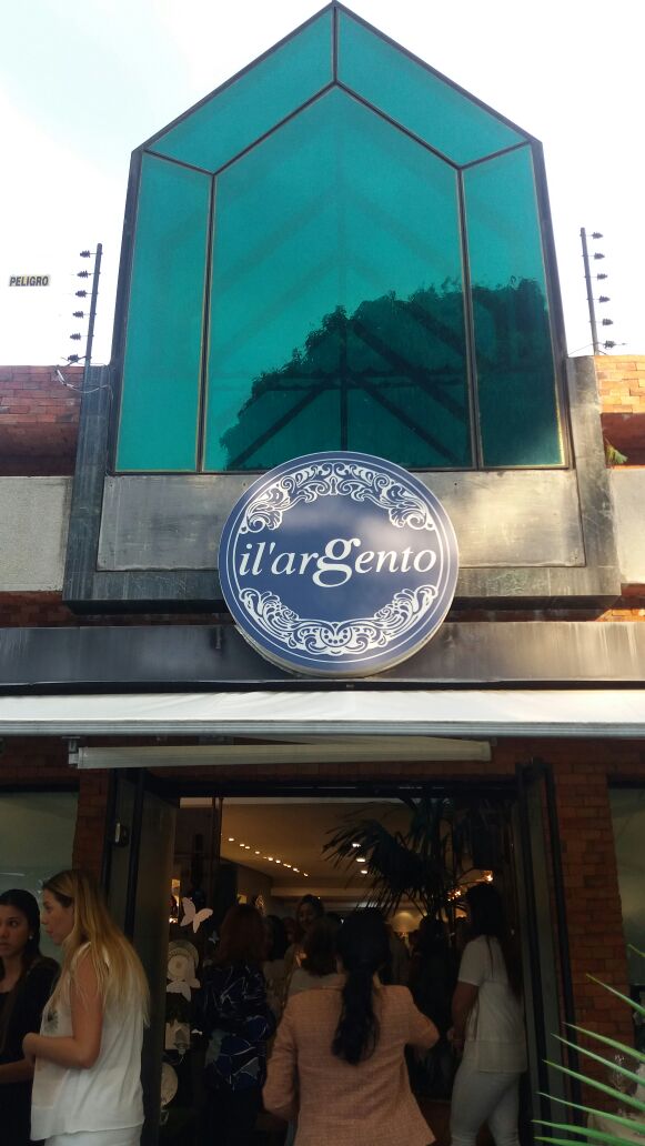 JuanaLaLocaRest's tweet photo. ¡#DandoSeRecibe! Sé parte de la #GranRifa en #IlArgento y participa por un exquisito #brunch, un inolvidable almuerzo o una apasionada cena. https://t.co/8HlhaPCPHE