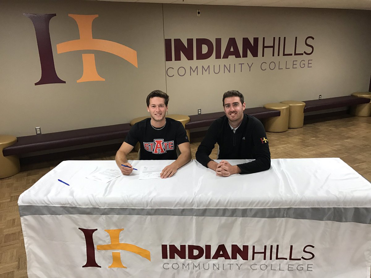IHCCgolf's tweet photo. Big signing day here at Indian Hills Golf! Jakub Bares @Eric_Gilpin @bugzbowski all commit to play DI golf! #DIfactory https://t.co/4o7FZsAXZU