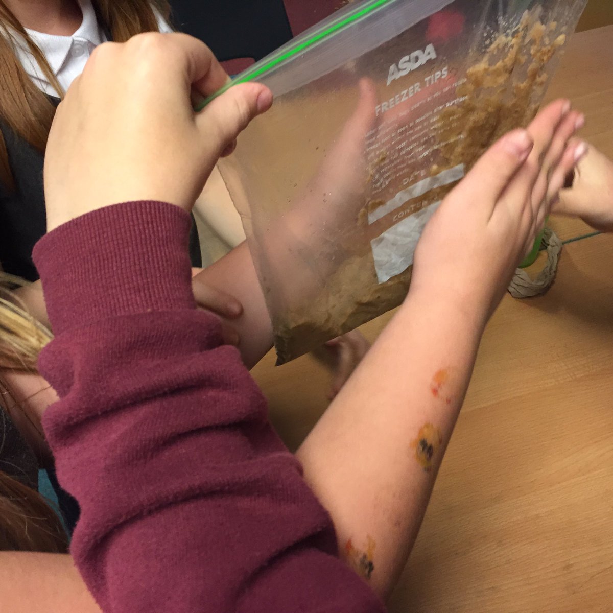 roswatsonc's tweet photo. P5 have been learning all about the digestive system in a fun but very messy experiment! @RosemountPS https://t.co/gLpnyT7Uvs