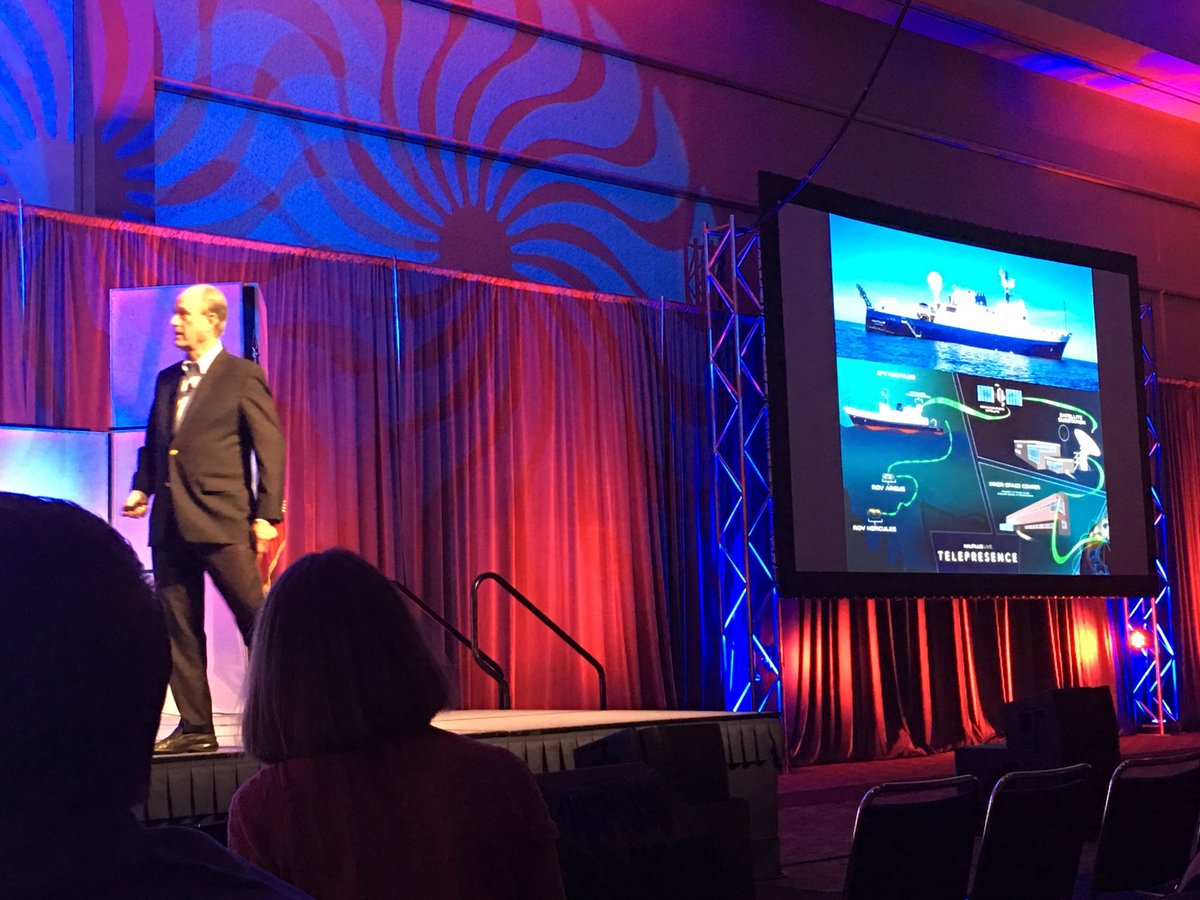 A fascinating keynote
#CETPA2016 - crowd.cc/s/uIVu