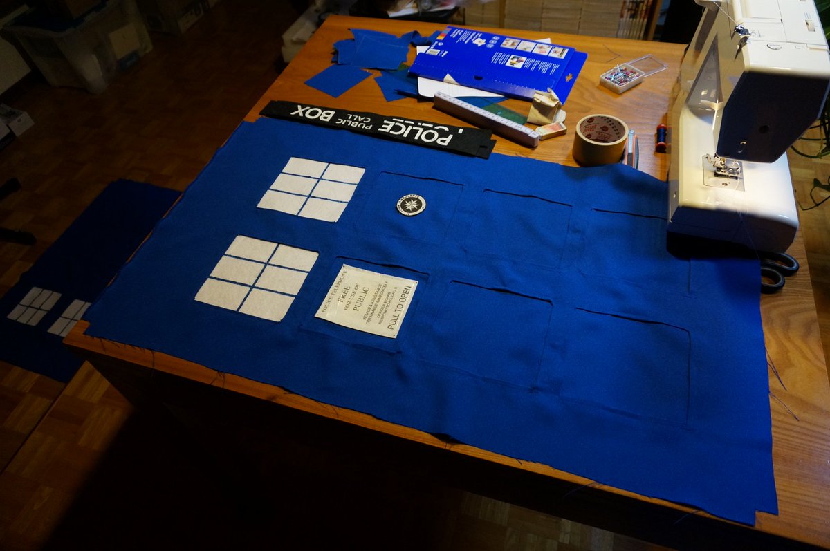 cedrocandito's tweet photo. Tutorial costume Tardis: https://t.co/ynb6mfRbxk #luccacomics #DoctorWho https://t.co/Idw9a7UIqO