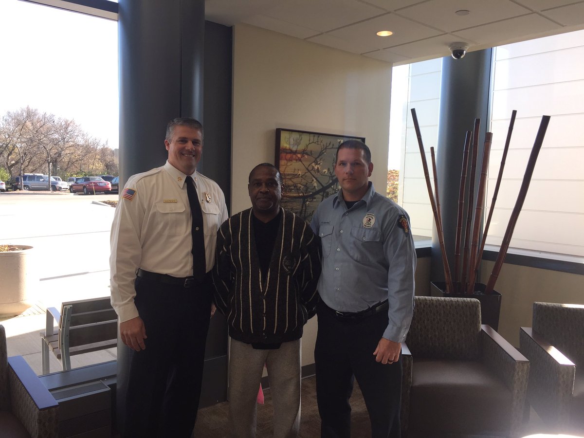 RockfordFire's tweet photo. Great job #IAFF #local413 for raising money to help support individuals fighting #cancer like Mr. Anthony Johnson, a proud #Veteran 🇺🇸 https://t.co/8FPgRo0UJ1