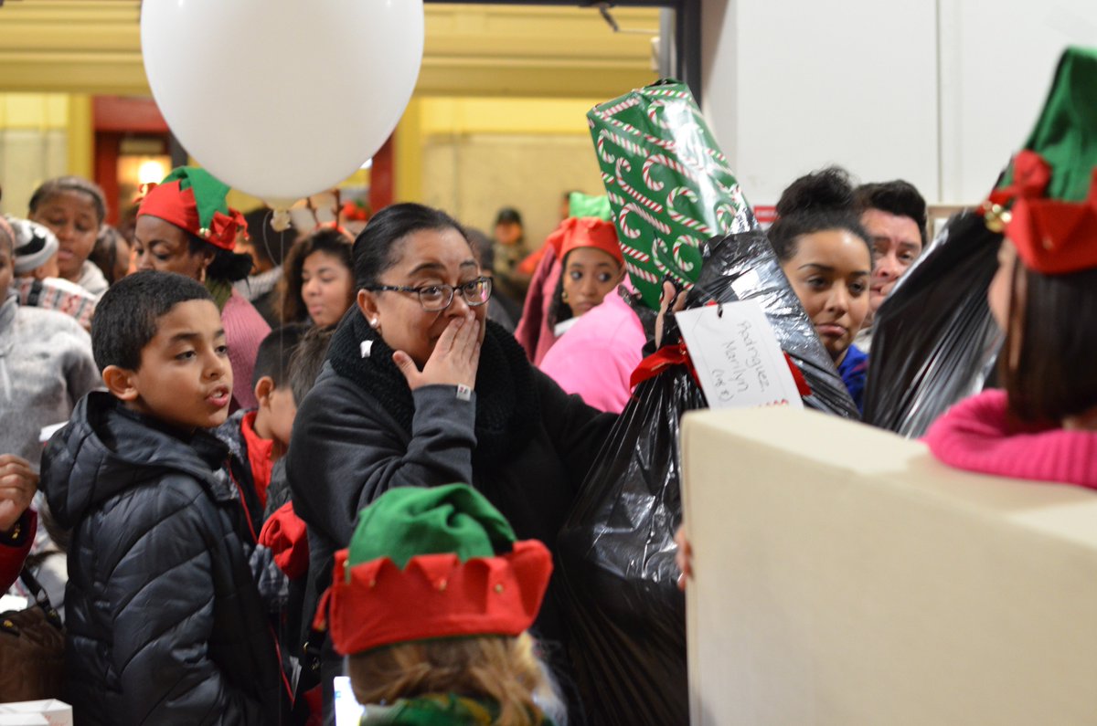 hobokengrace's tweet photo. @HobokenGirlBlog @dontsithome @hMAG @TotallyHoboken This Christmas make sure no child in our city goes w/o a gift. https://t.co/jFVkE1Puzi https://t.co/6yTE3I024o