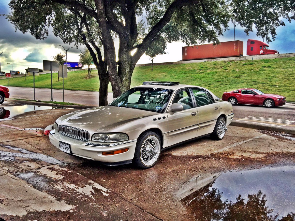 GunRoeCity's tweet photo. My nigga holdin πͺπΎπͺπΎπͺπΎπͺπΎπͺπΎ @texanwirewheels #84z #swangas #buick #dallasTx https://t.co/5MazZiNoc3