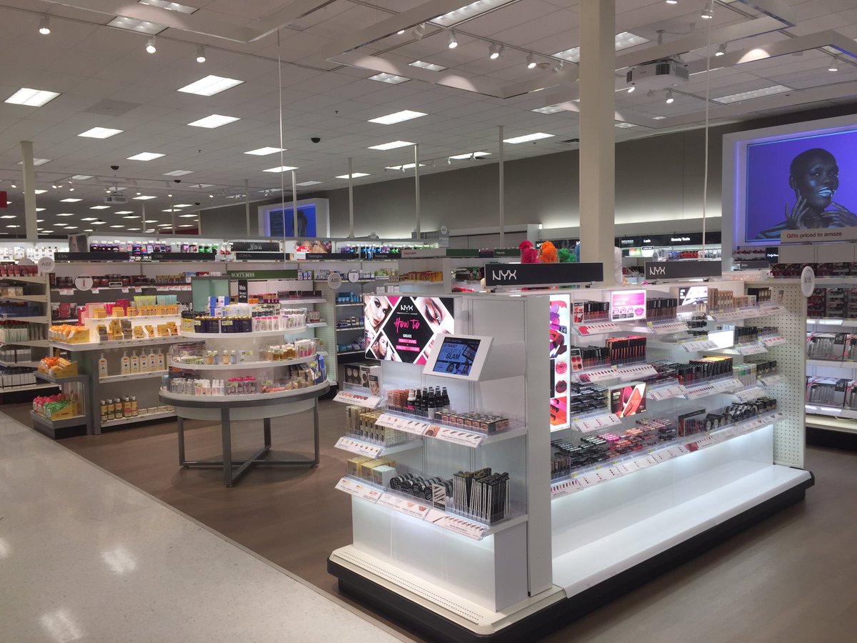 Celebrating another victory in Innovation #1095inittowinit #dreamteam <a href="/Adam_Reiter/">Arbitrum Now</a>  @ContrucciJoe <a href="/ShannonGehrmann/">Shannon Gehrmann</a> <a href="/JannaAPotts/">Janna Potts</a> @TargetJuan