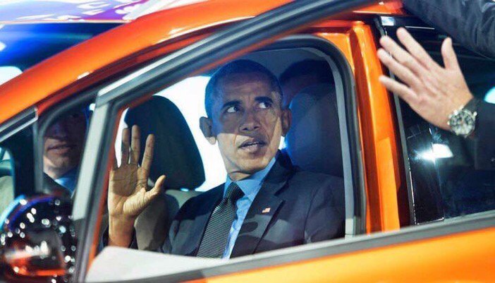 Obama: "I used to be presi..."
Officer: "Yeah yeah yeah. Step outta the car Daquan"