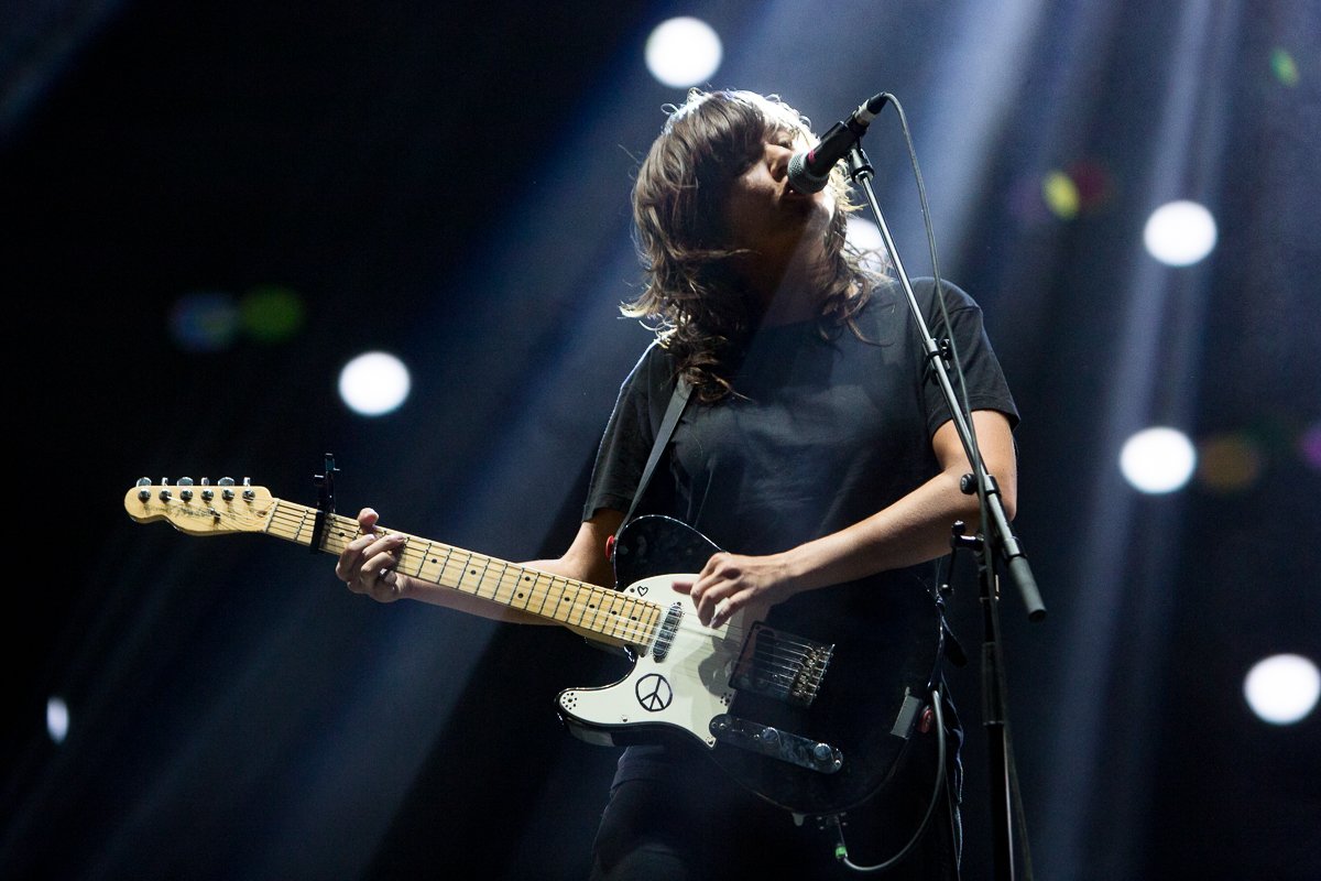 checkdotcheck's tweet photo. Watch Courtney Barnett cover @dankellysongs' ‘Drunk On Election Night’ on US election night https://t.co/GDbBM6Ed0w https://t.co/8wIcDv13aP