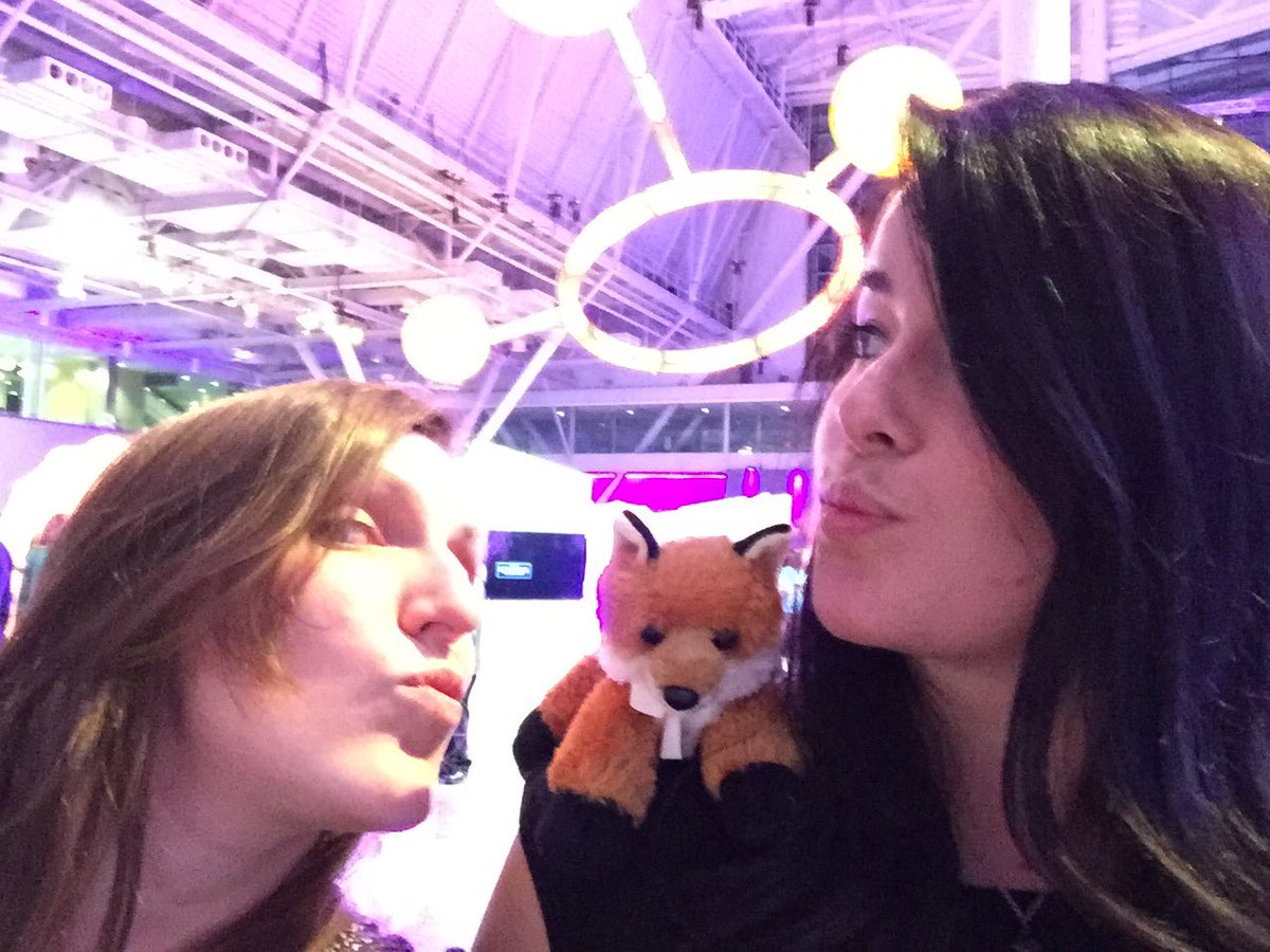 torioreocookie's tweet image. The foxiest fox at #INBOUND16! Help us win by retweeting and liking! #semrushfox @HubSpot @INBOUND
