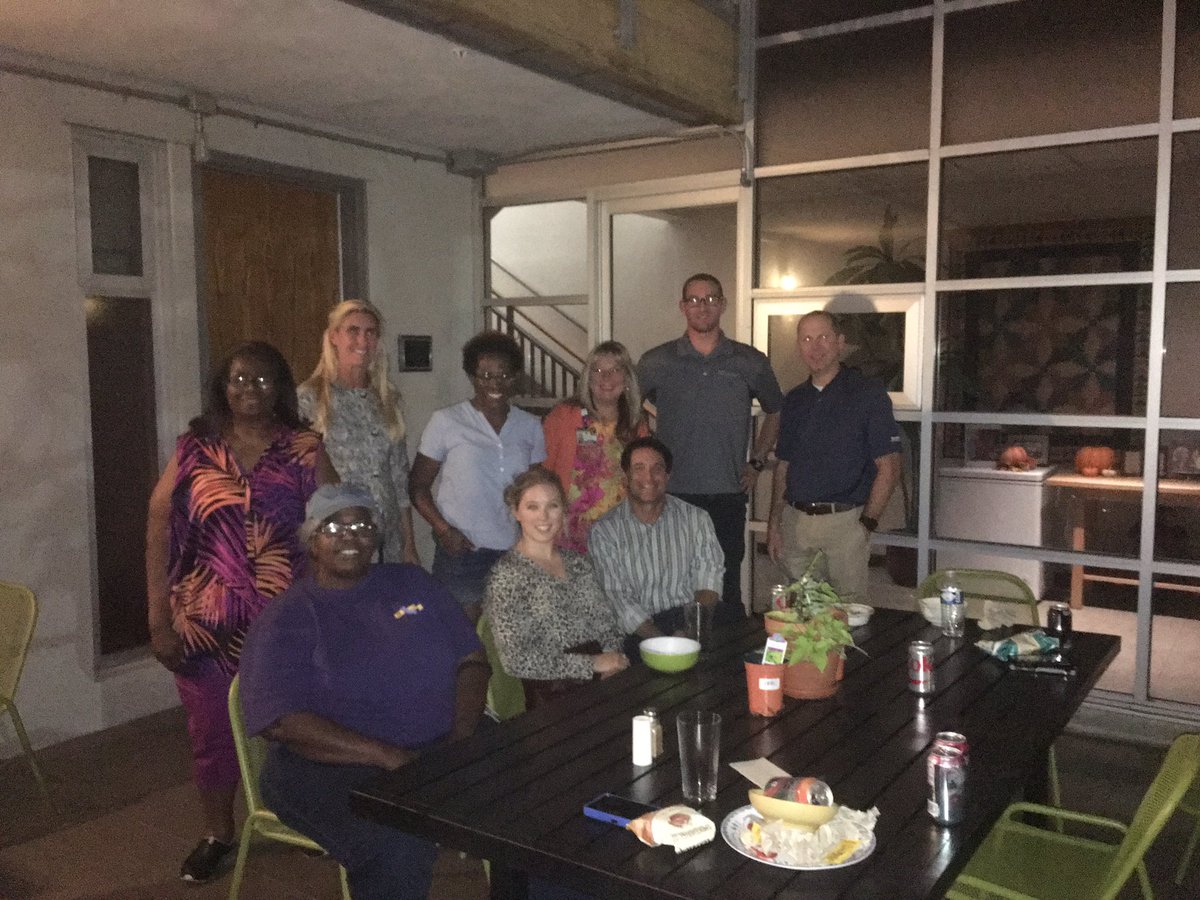 CellCreteTom's tweet photo. The #AGCSanDiego #Build&amp;Serve crew sponsored a dinner for the residents at the #BannisterHouse. What a great organization. #SoundCrete #UCSD https://t.co/oNkCbnPQ5g