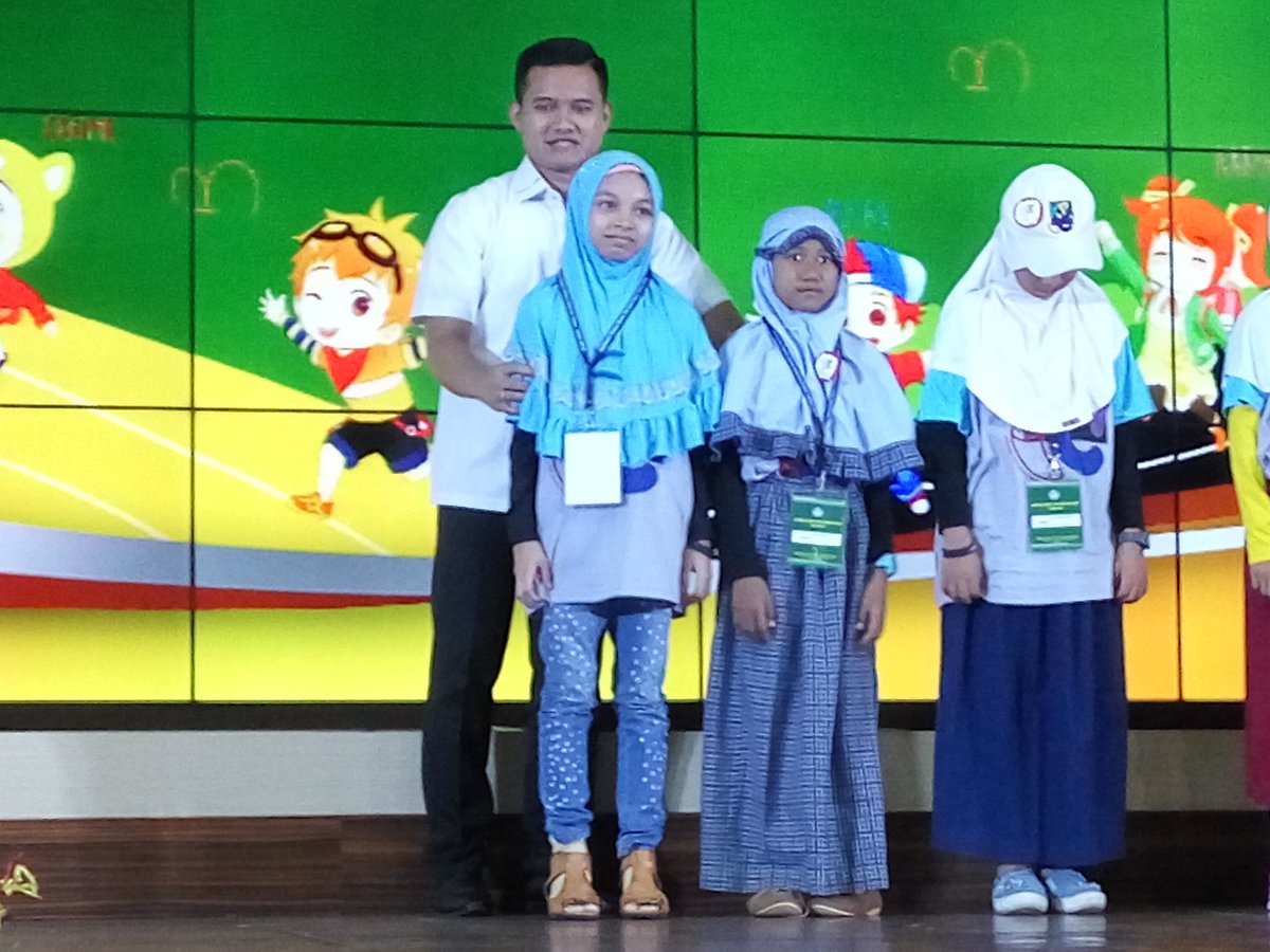 kkpkdarmizan's tweet photo. Juara 1-3 cipta Pantun :) selamat! #KPCI2016 https://t.co/jTbFkYw76Y