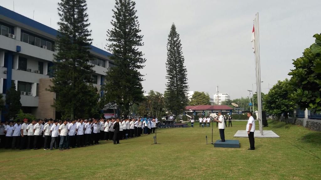 SekperLen's tweet photo. @KemenBUMN upacara Hari Pahlawan di PT Len Industri.. https://t.co/oN5M9nr9eR